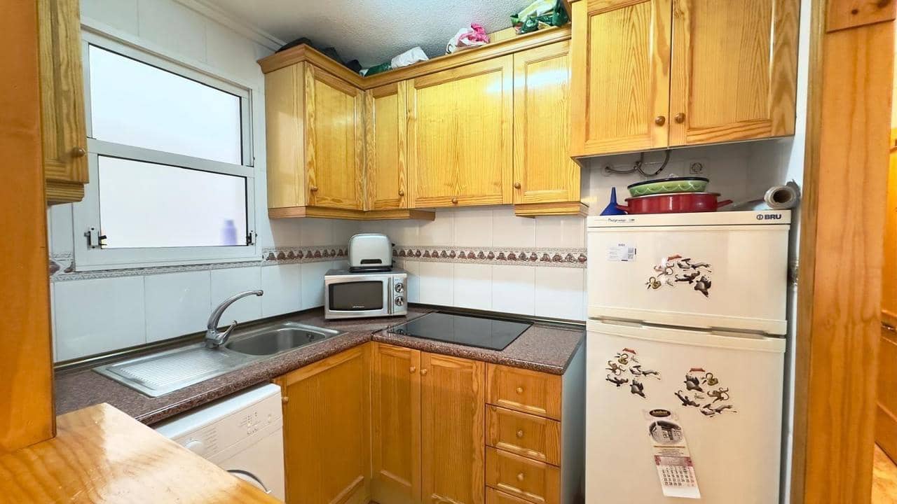 2 Zimmer Apartment zu verkaufen in Torrevieja mit Pool - 134.900 € (Ref: 9813240)