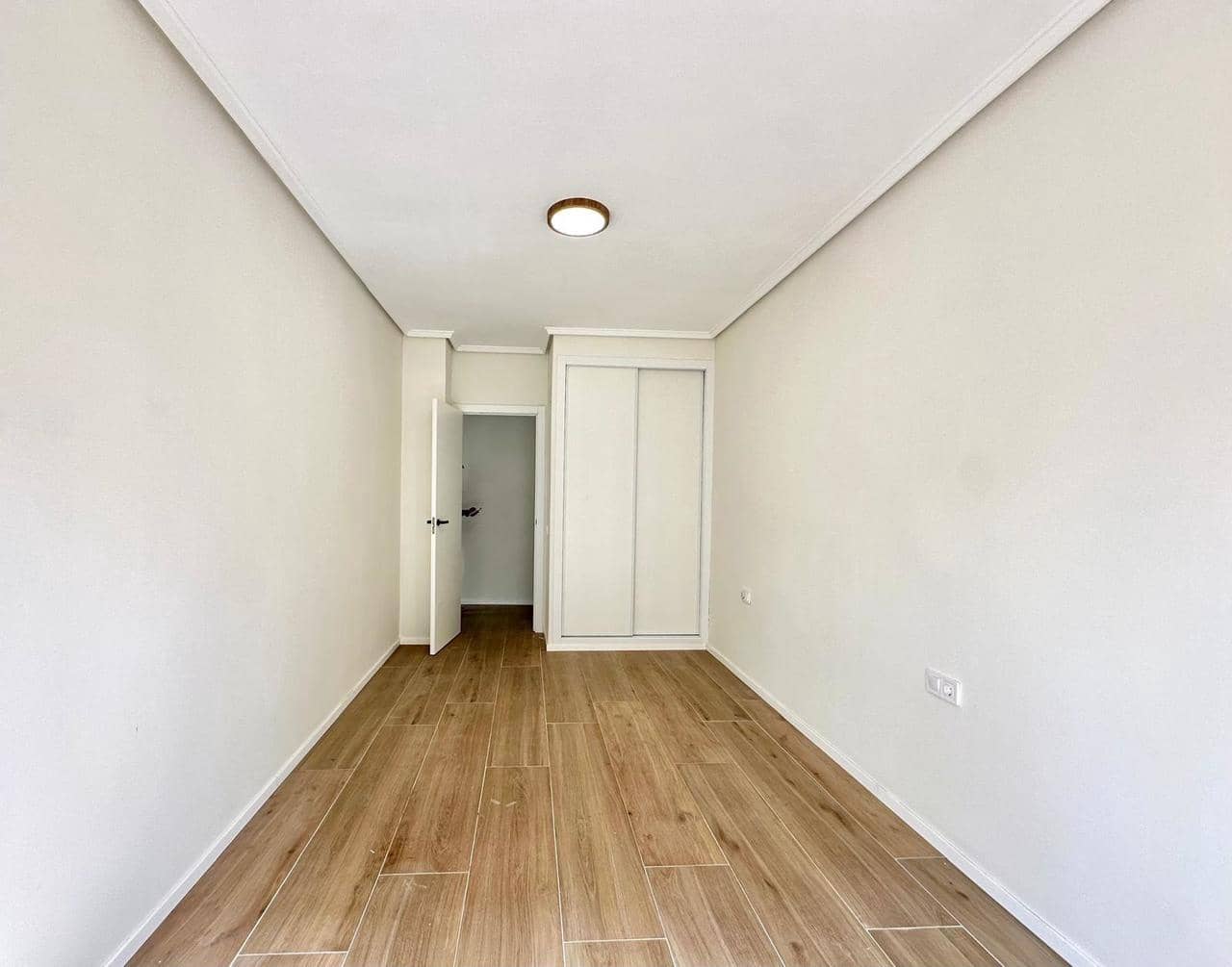 3 bedroom Apartment for sale in Torrevieja - € 179,900 (Ref: 9813736)