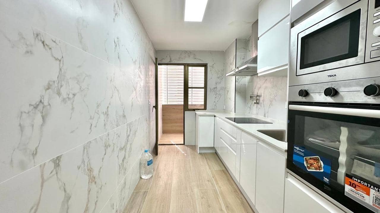 3 bedroom Apartment for sale in Torrevieja - € 179,900 (Ref: 9813736)