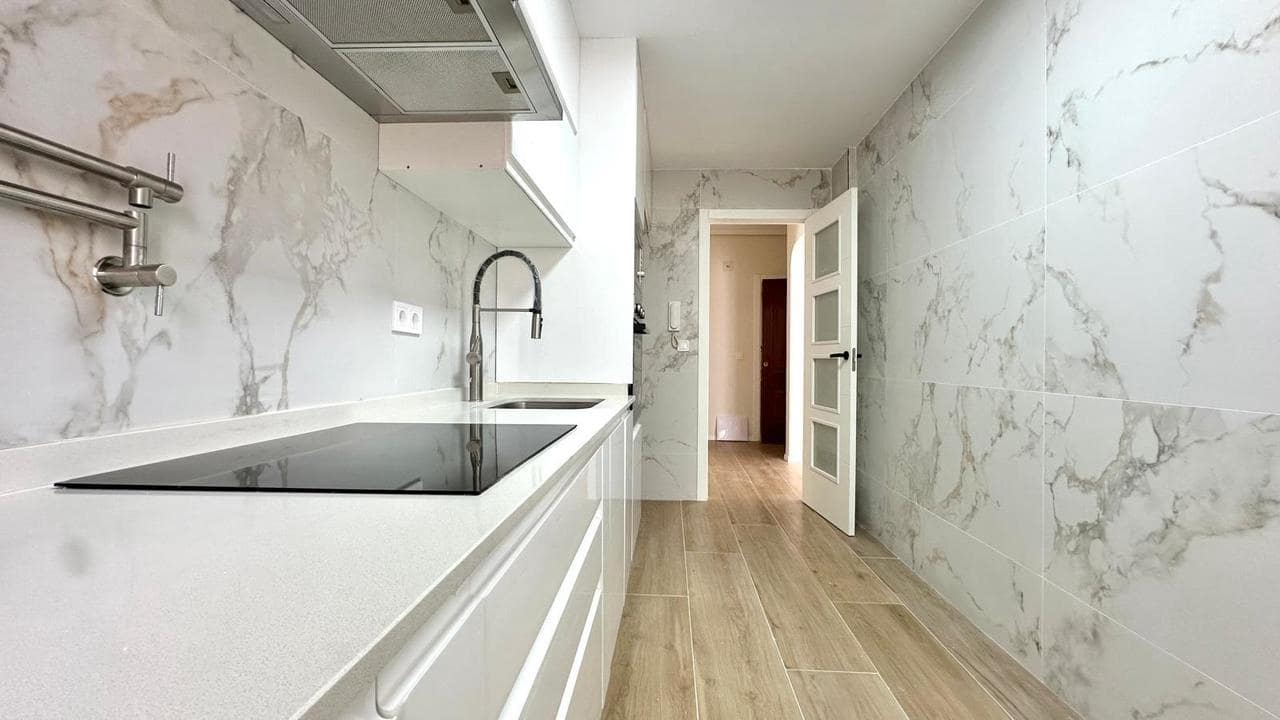 3 bedroom Apartment for sale in Torrevieja - € 179,900 (Ref: 9813736)