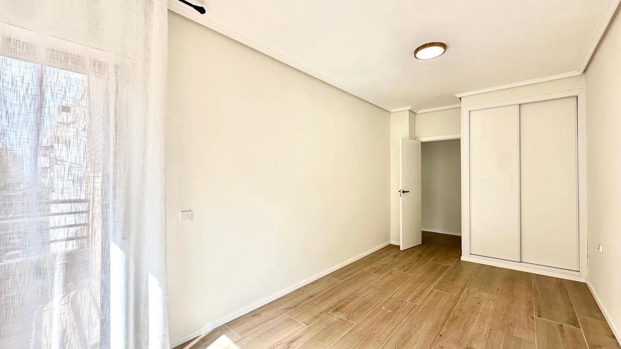 3 bedroom Apartment for sale in Torrevieja - € 179,900 (Ref: 9813736)