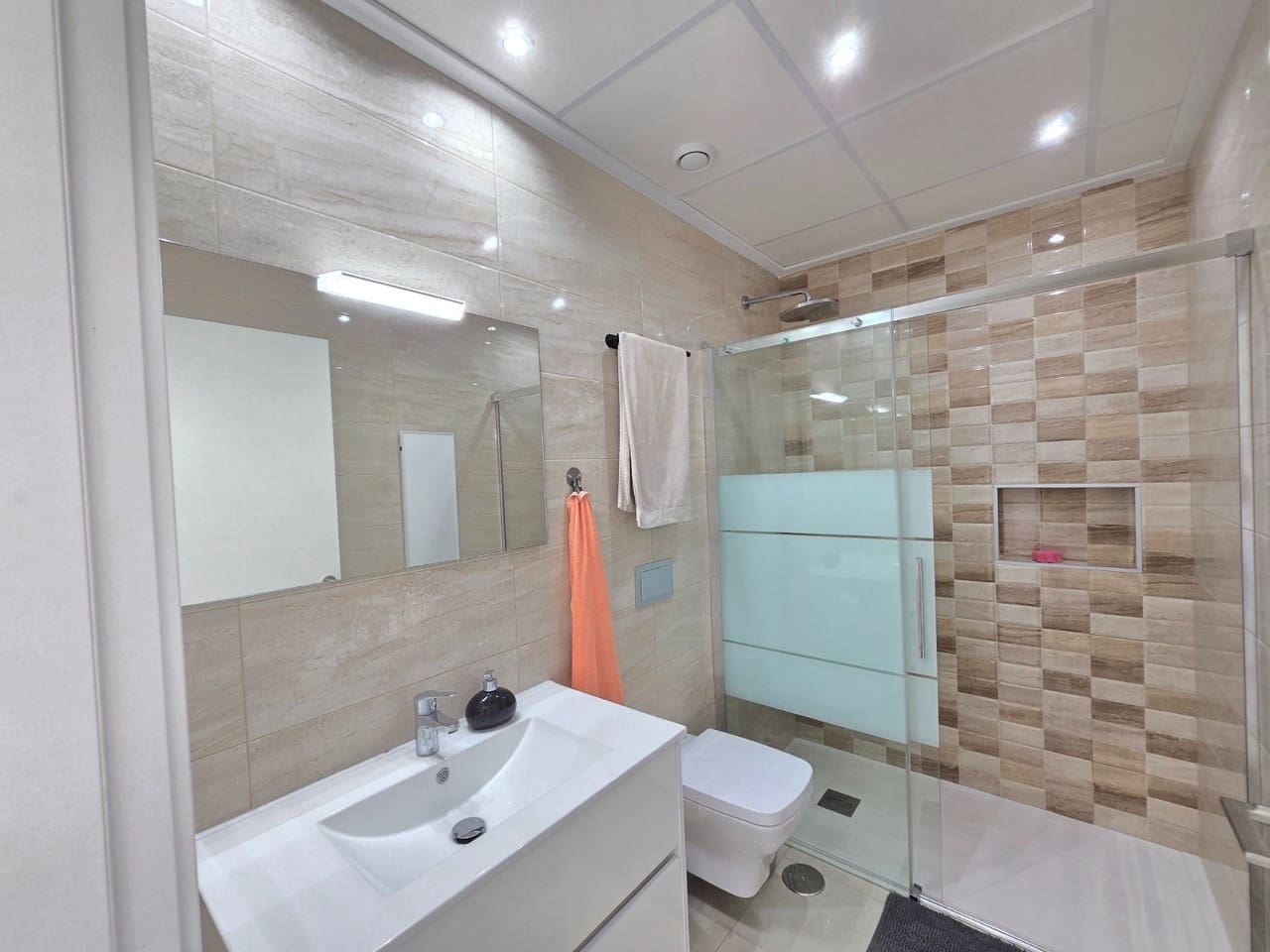 Casa de 3 habitaciones en Ciudad Quesada en venta - 359.900 € (Ref: 9814273)