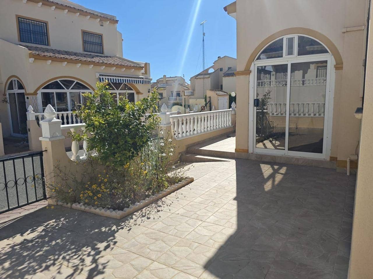 2 soverom Hus til salgs i Orihuela Costa med svømmebasseng - € 200 000 (Ref: 9814274)
