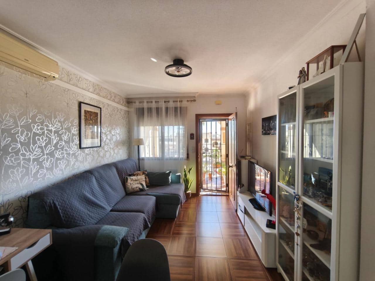 2 bedroom Bungalow for sale in Torrevieja with pool - € 189,000 (Ref: 9814275)