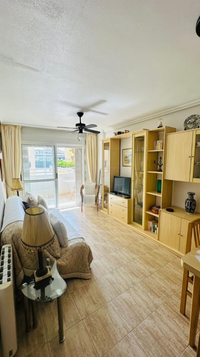 2 sovrum Lägenhet till salu i Torrevieja - 129 000 € (Ref: 9814277)