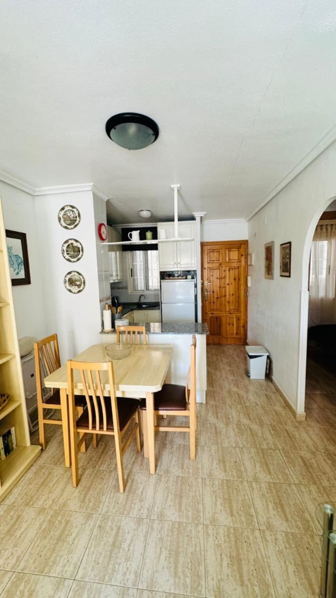 2 sovrum Lägenhet till salu i Torrevieja - 129 000 € (Ref: 9814277)
