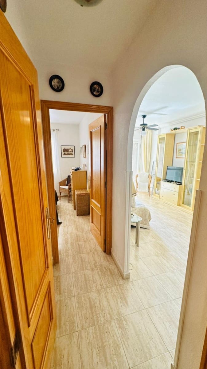 2 sovrum Lägenhet till salu i Torrevieja - 129 000 € (Ref: 9814277)