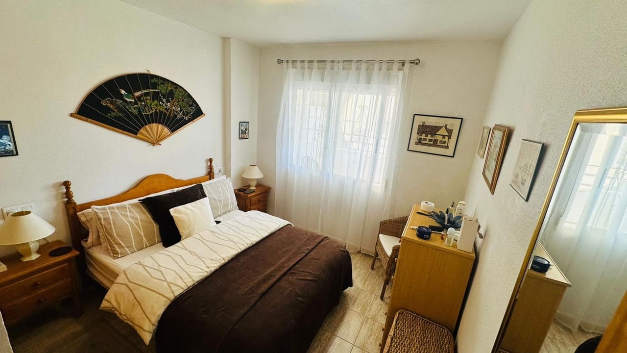 2 sovrum Lägenhet till salu i Torrevieja - 129 000 € (Ref: 9814277)