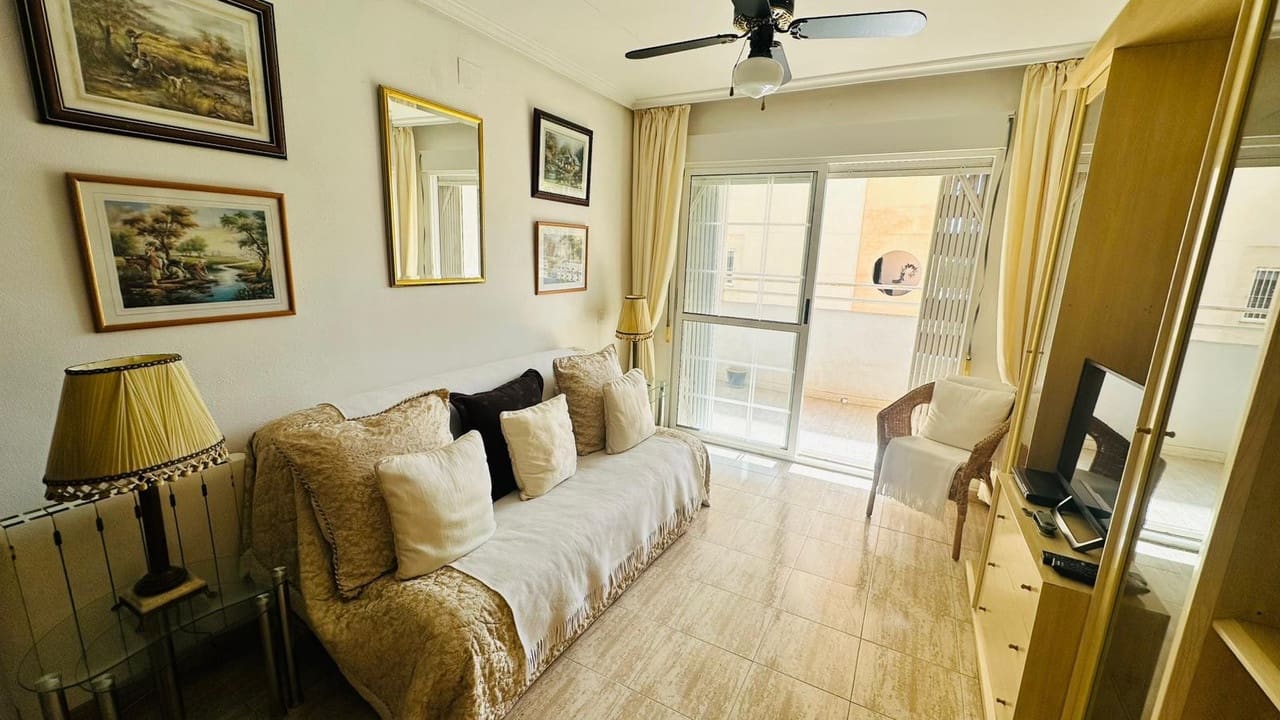 2 sovrum Lägenhet till salu i Torrevieja - 129 000 € (Ref: 9814277)