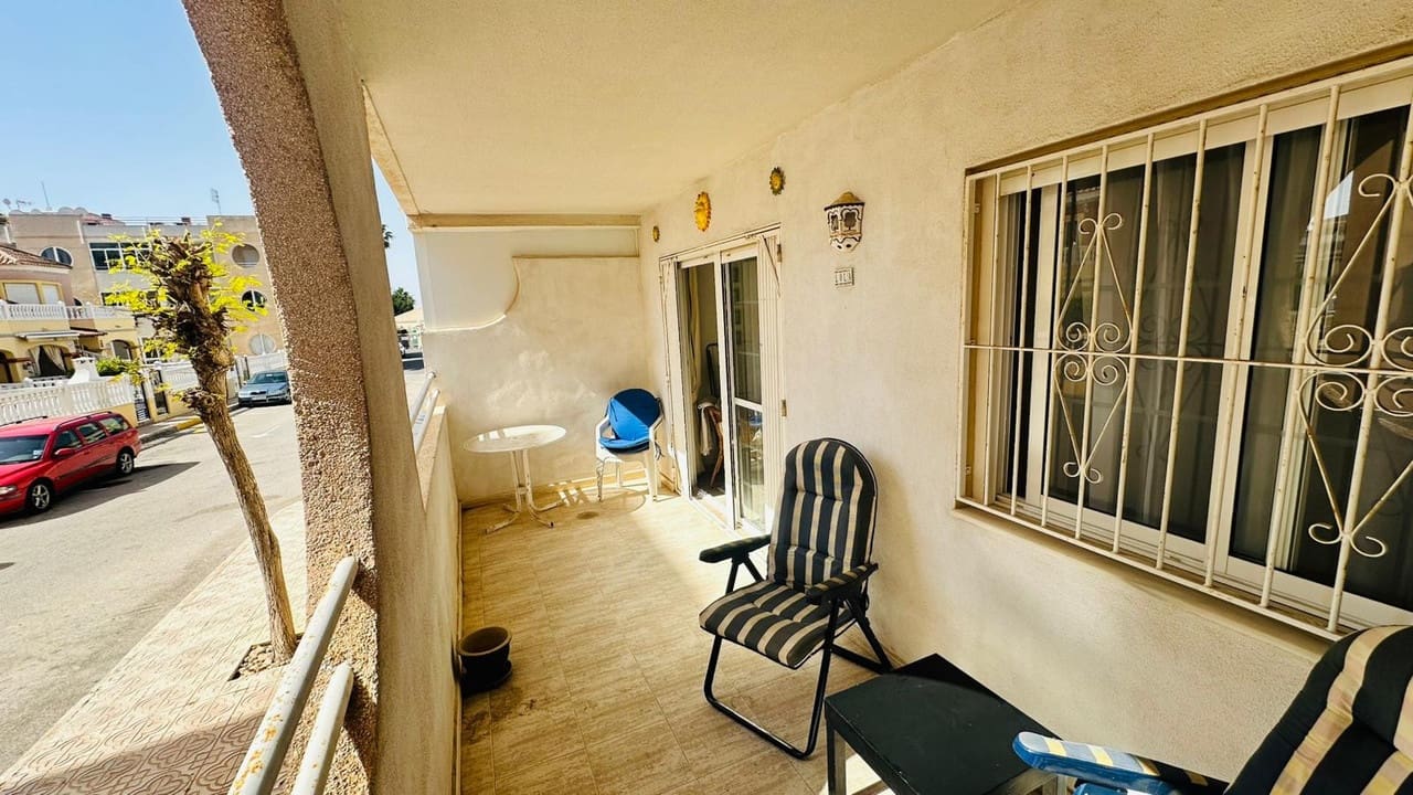 2 sovrum Lägenhet till salu i Torrevieja - 129 000 € (Ref: 9814277)