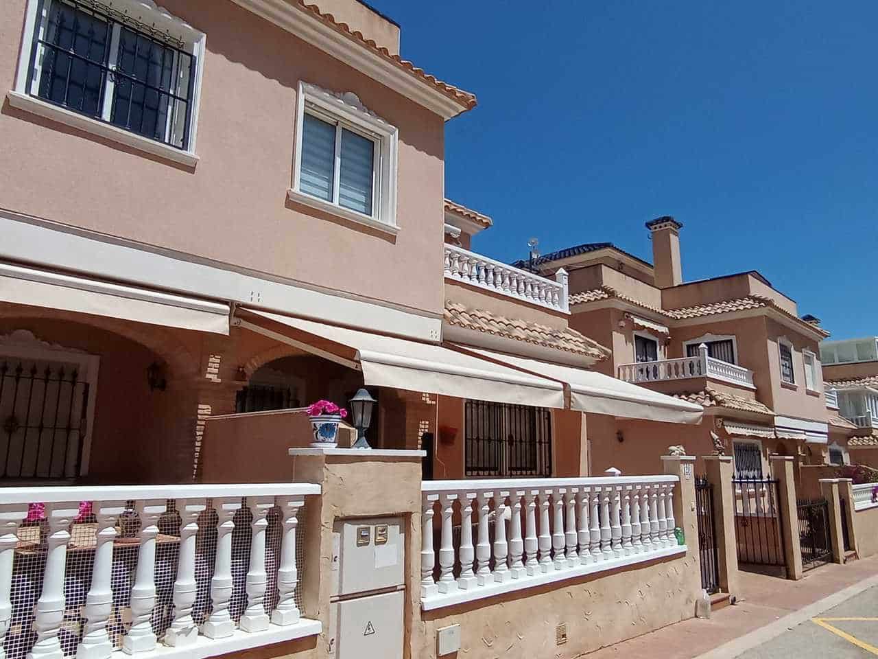3 chambre Maison de Ville à vendre à Los Dolses avec piscine garage - 269 000 € (Ref: 9815674)