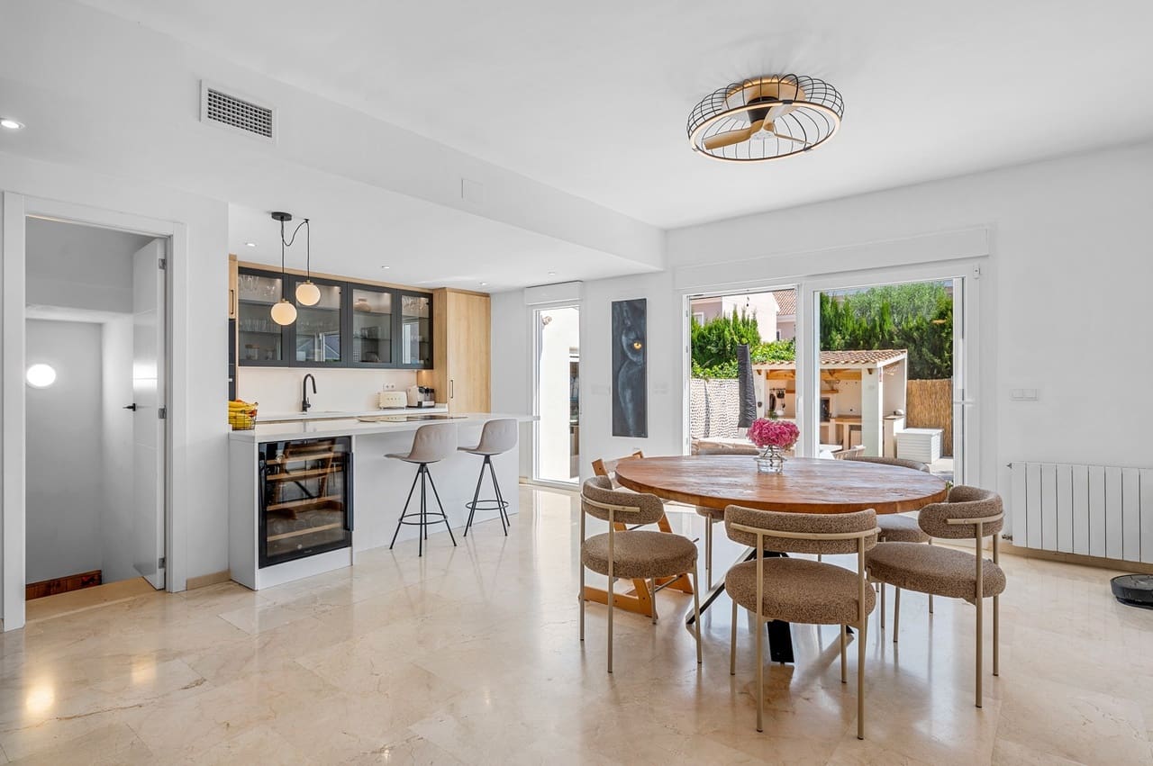 4 Zimmer Haus zu verkaufen in Alicante / Alacant Stadt mit Pool - 669.000 € (Ref: 9815675)