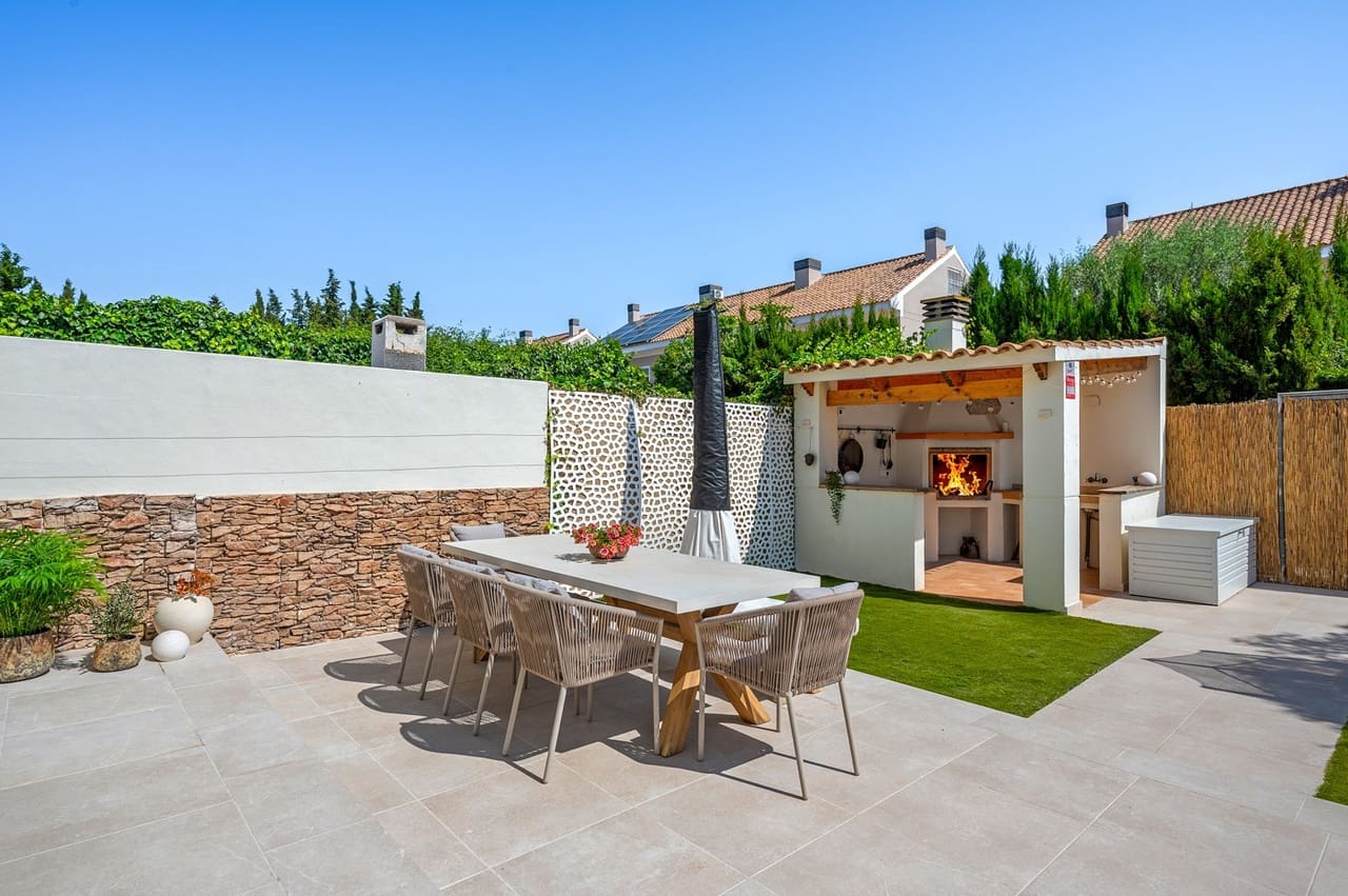 4 Zimmer Haus zu verkaufen in Alicante / Alacant Stadt mit Pool - 669.000 € (Ref: 9815675)