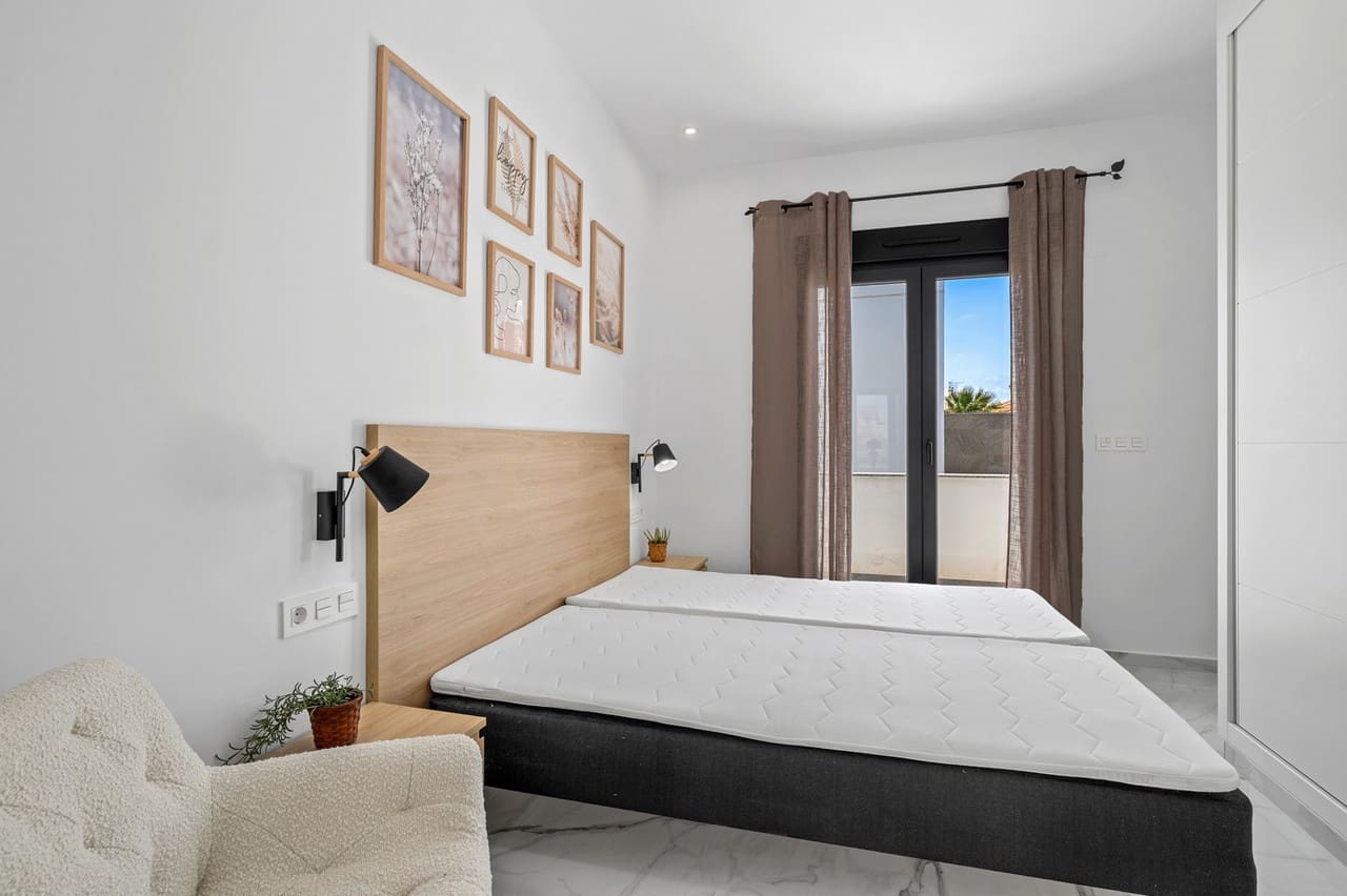 3 sovrum Villa till salu i Torrevieja - 479 000 € (Ref: 9817796)