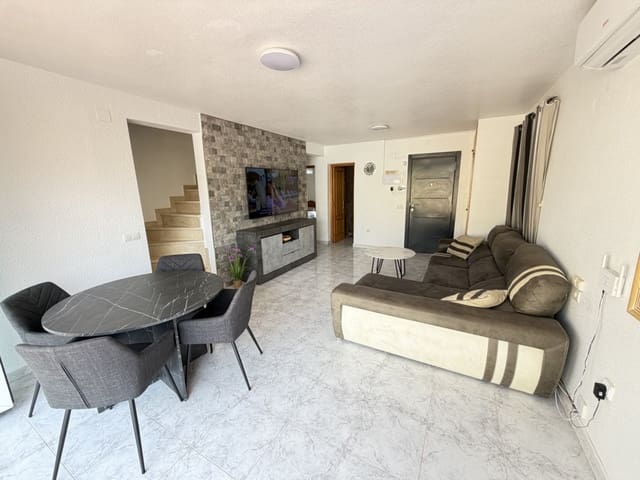 4 makuuhuone Huvila myytävänä paikassa Villamartin, Orihuela mukana uima-altaan 
autotalli - 385 000 € (Ref: 9817801)