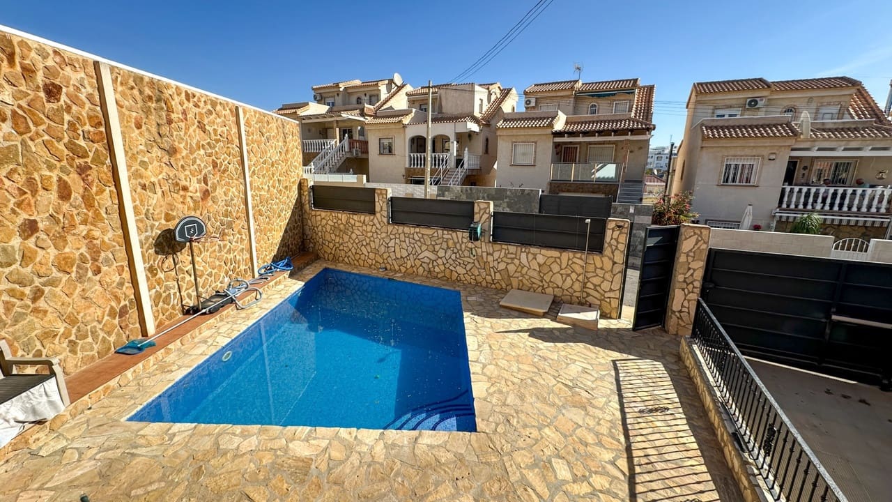 3 bedroom Townhouse for sale in San Miguel de Salinas - € 299,999 (Ref: 9820014)