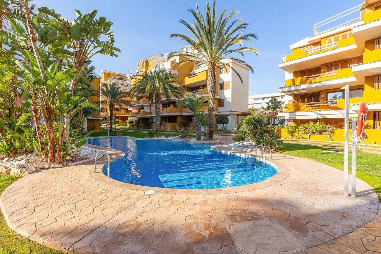 2 soveværelse Lejlighed til salg i Torrevieja med swimmingpool - € 345.000 (Ref: 9822350)