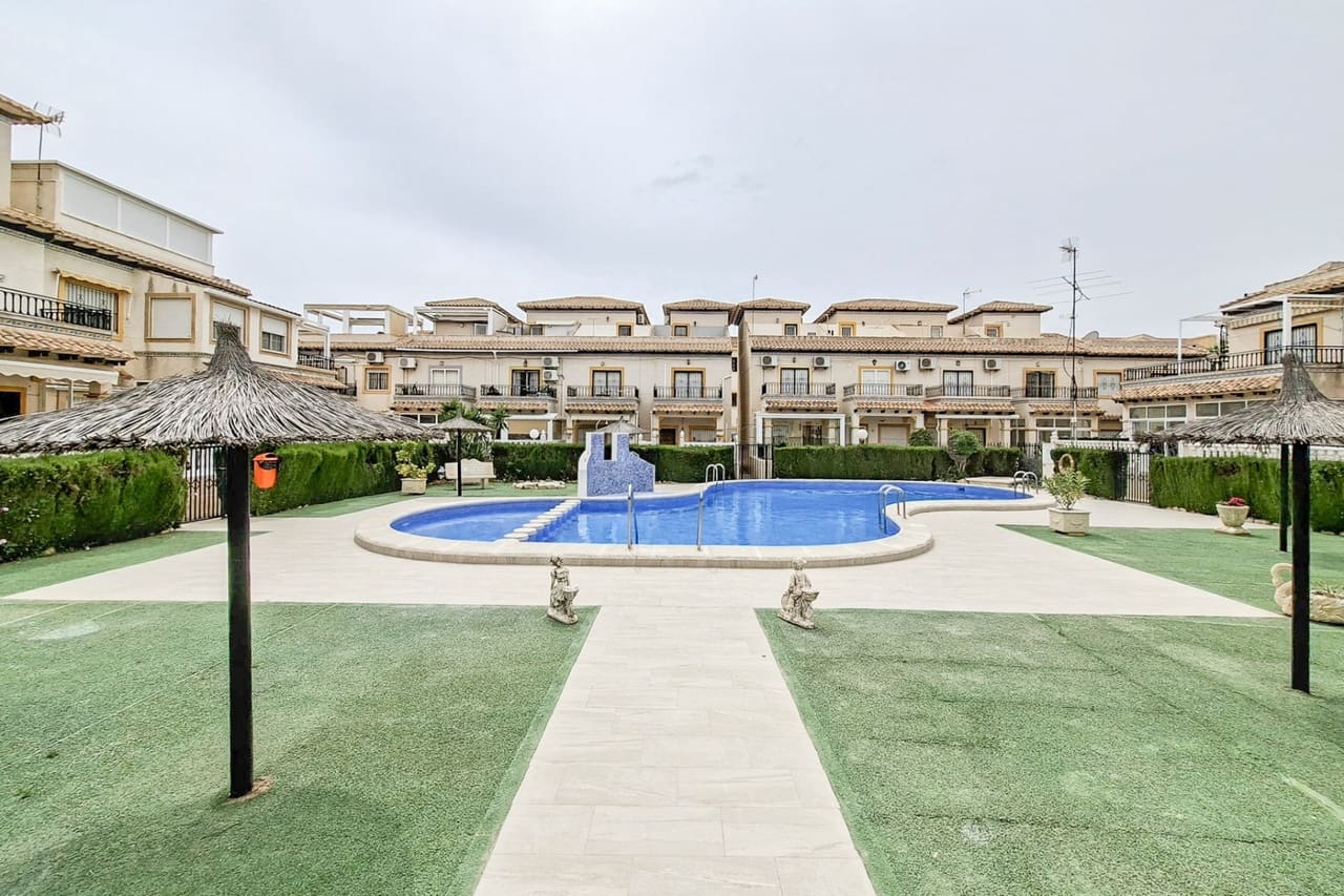 2 Zimmer Bungalow zu verkaufen in Orihuela Costa mit Pool - 169.000 € (Ref: 9822363)
