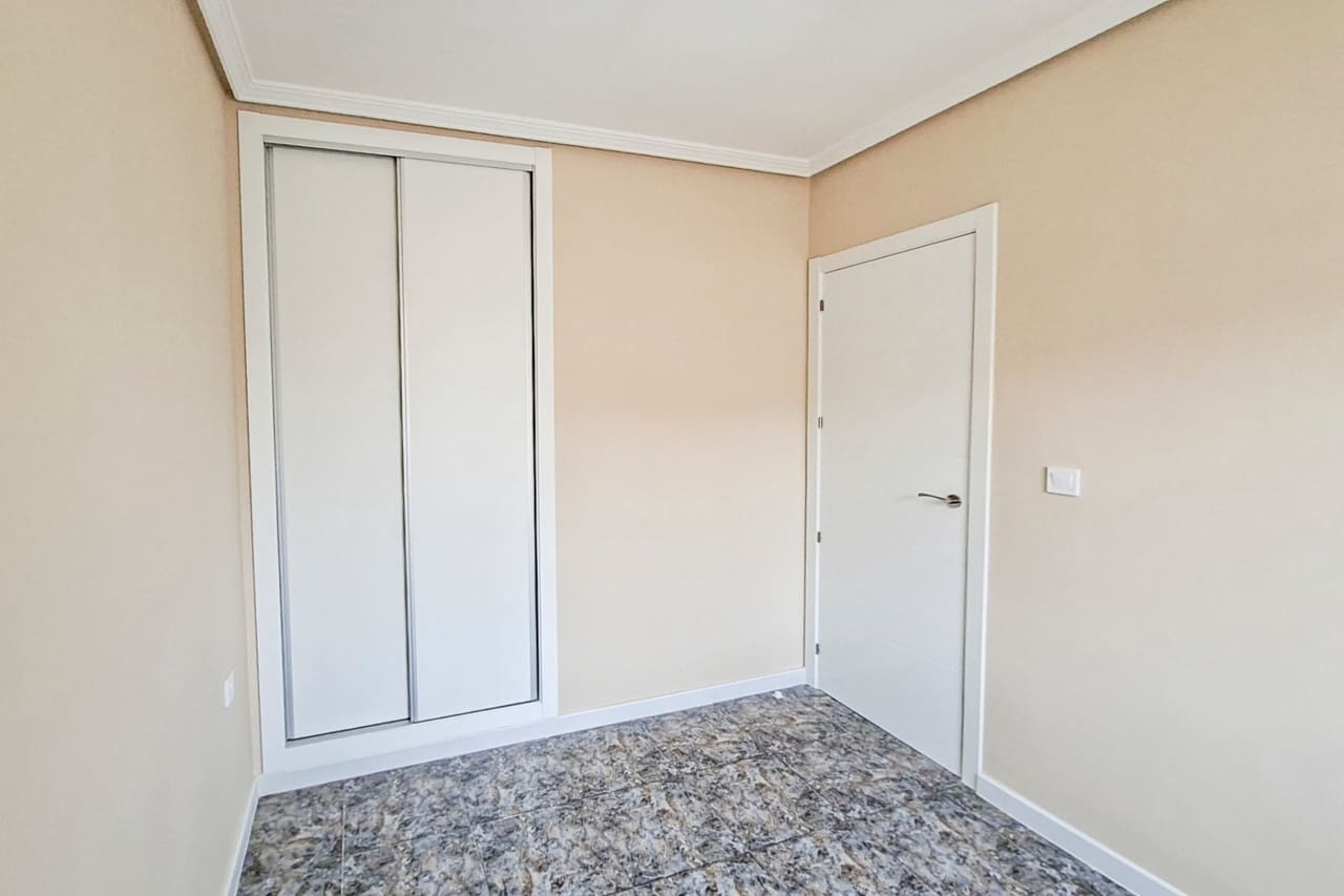 2 Zimmer Bungalow zu verkaufen in Orihuela Costa mit Pool - 169.000 € (Ref: 9822363)