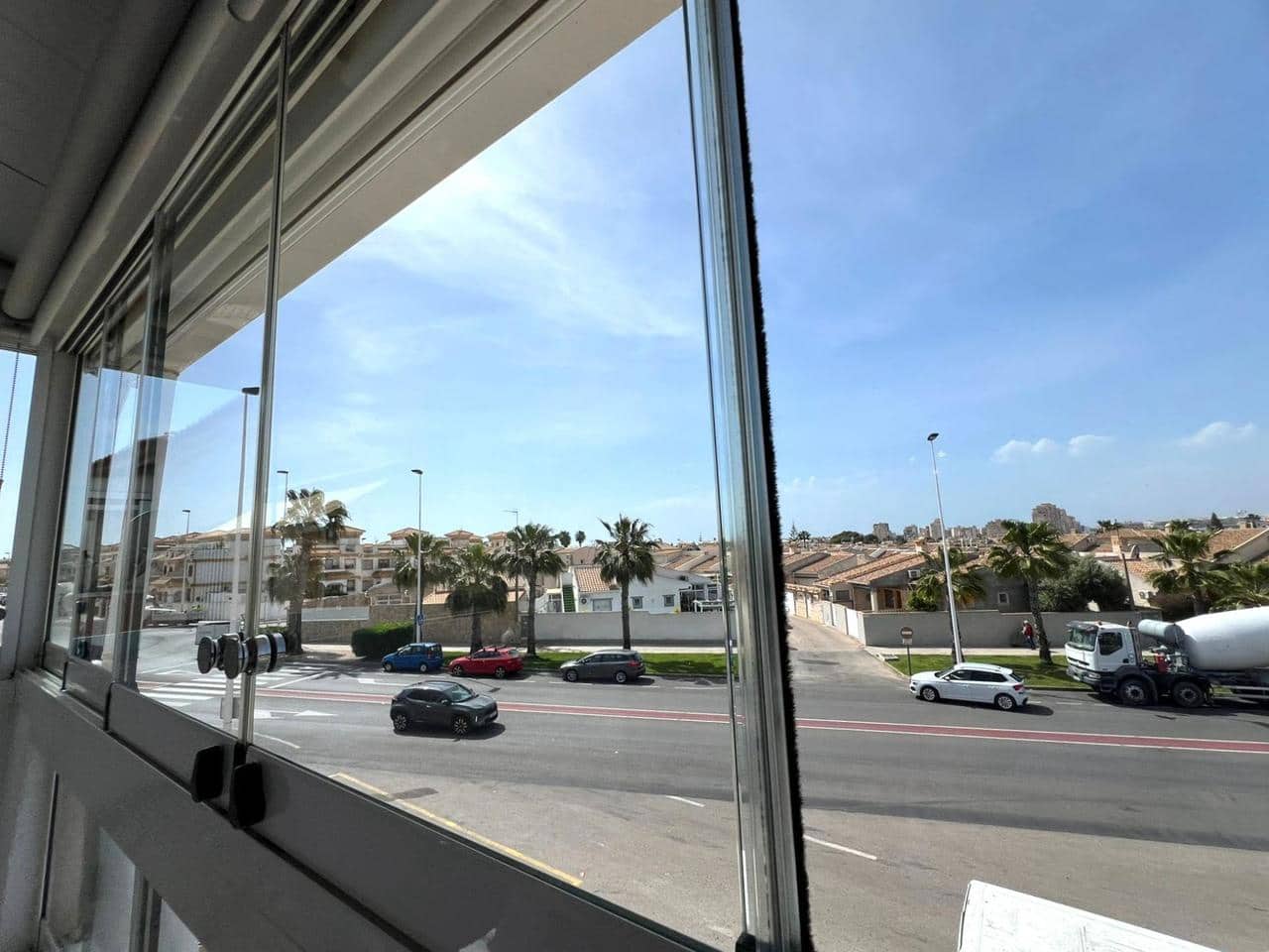 Bungalow de 2 habitaciones en Torrevieja en venta con piscina - 180.000 € (Ref: 9826361)