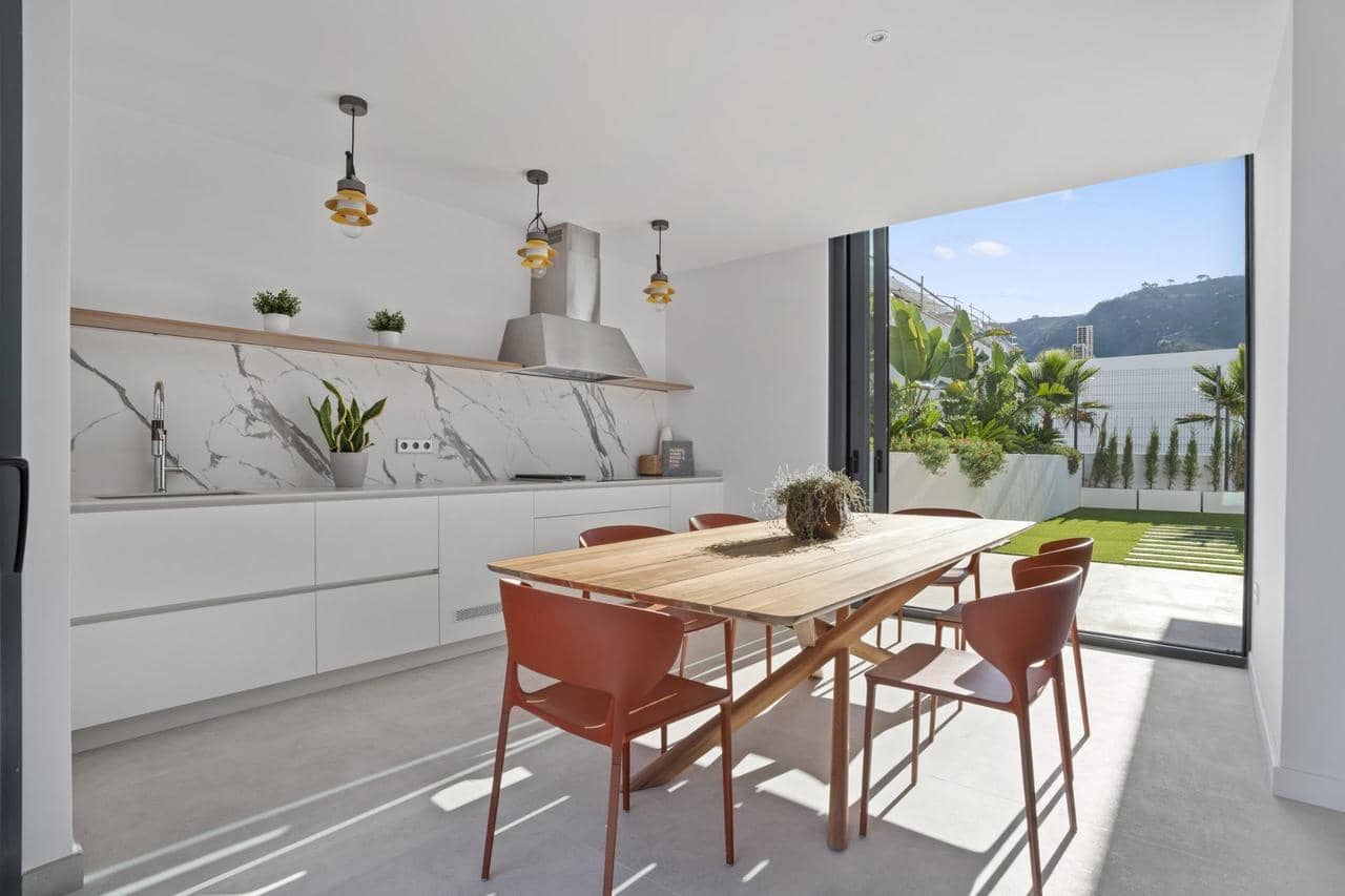 3 bedroom Villa for sale in Benidorm with pool - € 1,080,000 (Ref: 9827092)