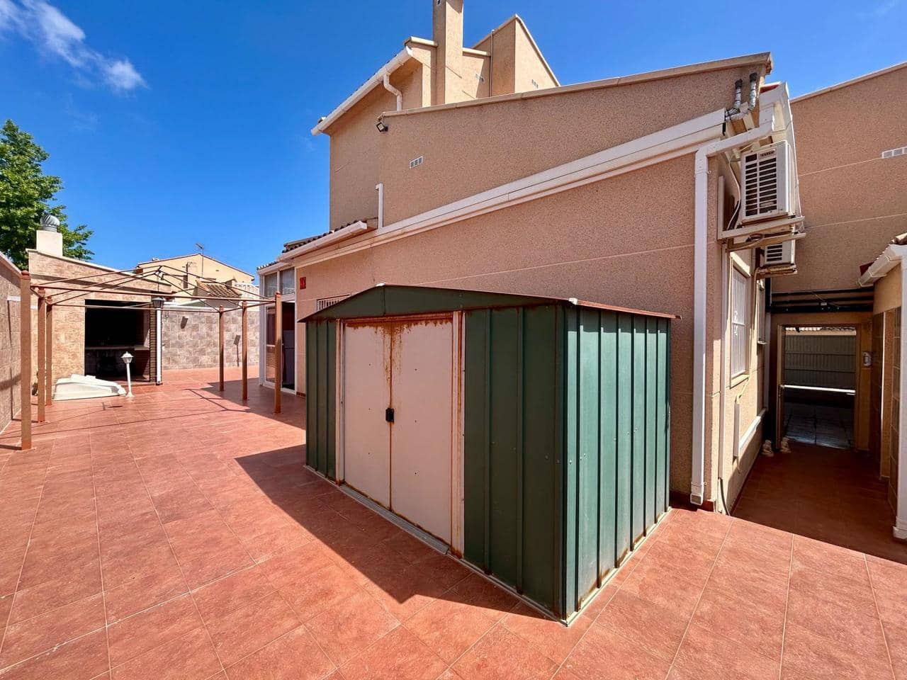 3 camera da letto Villa in vendita in Torrevieja con piscina - 549.900 € (Rif: 9827098)