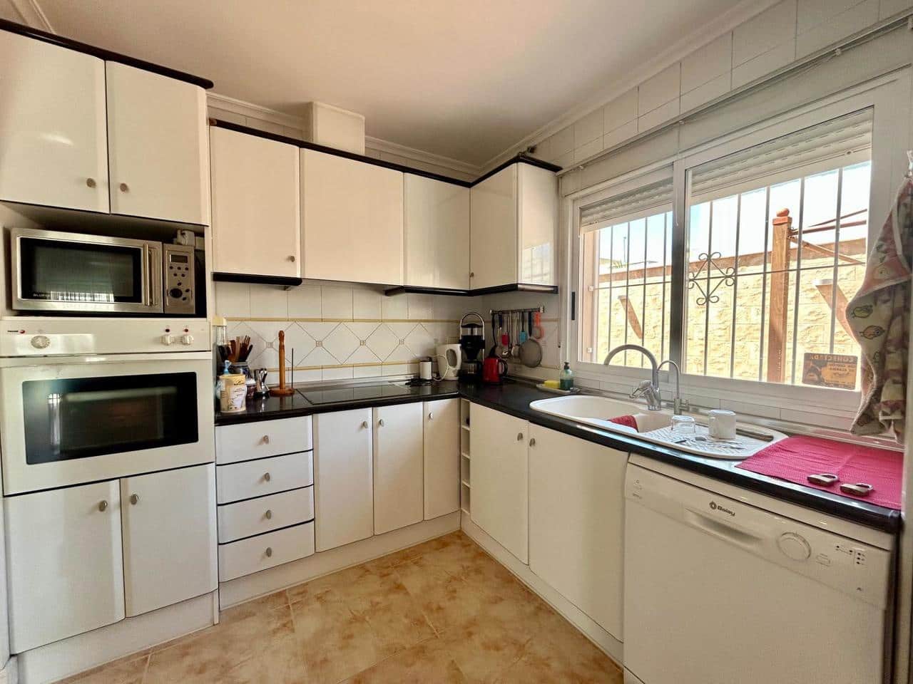 3 camera da letto Villa in vendita in Torrevieja con piscina - 549.900 € (Rif: 9827098)