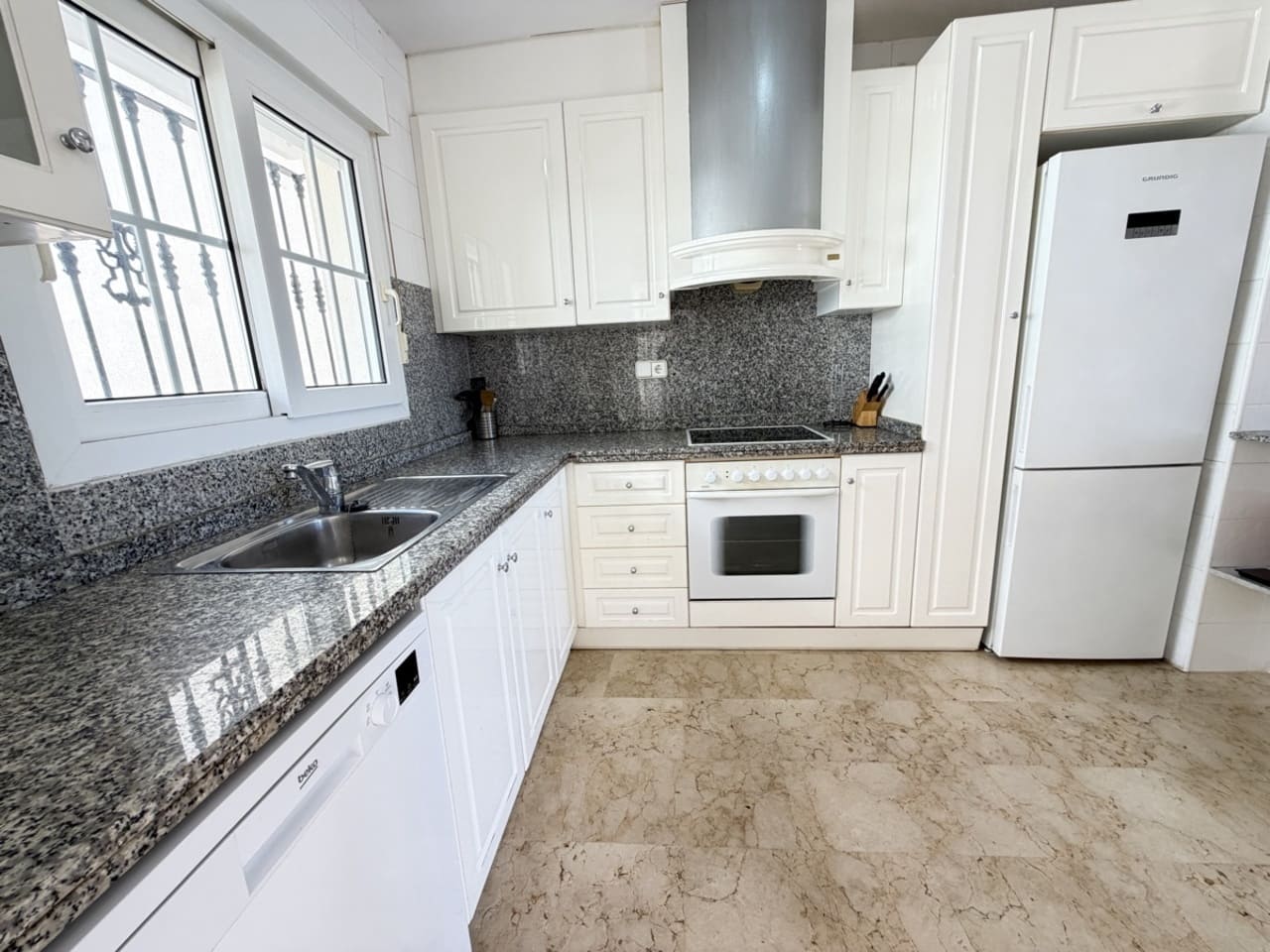 2 bedroom Townhouse for sale in Las Ramblas Golf with pool - € 234,000 (Ref: 9830864)