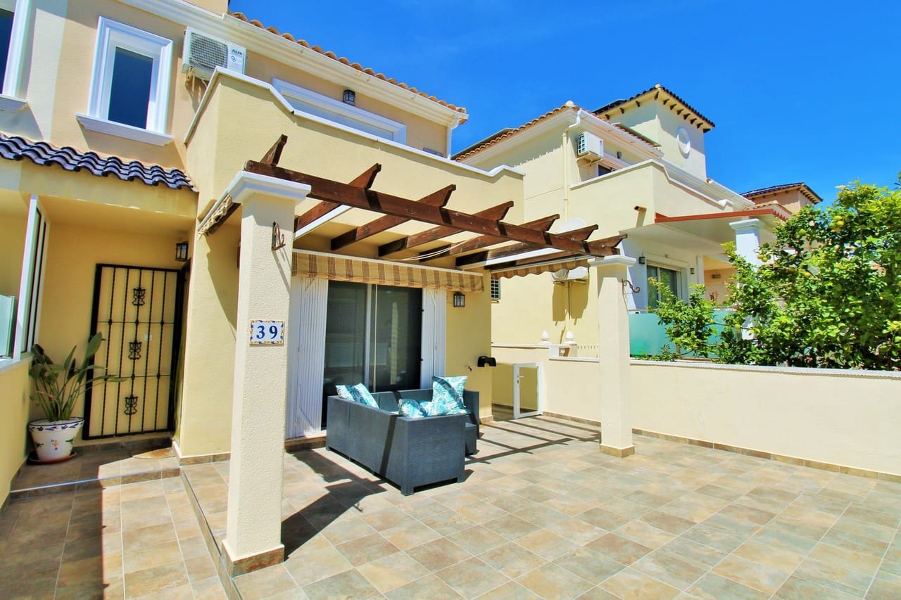 3 soveværelse Byhus til salg i Villamartin med swimmingpool - € 219.000 (Ref: 9830874)