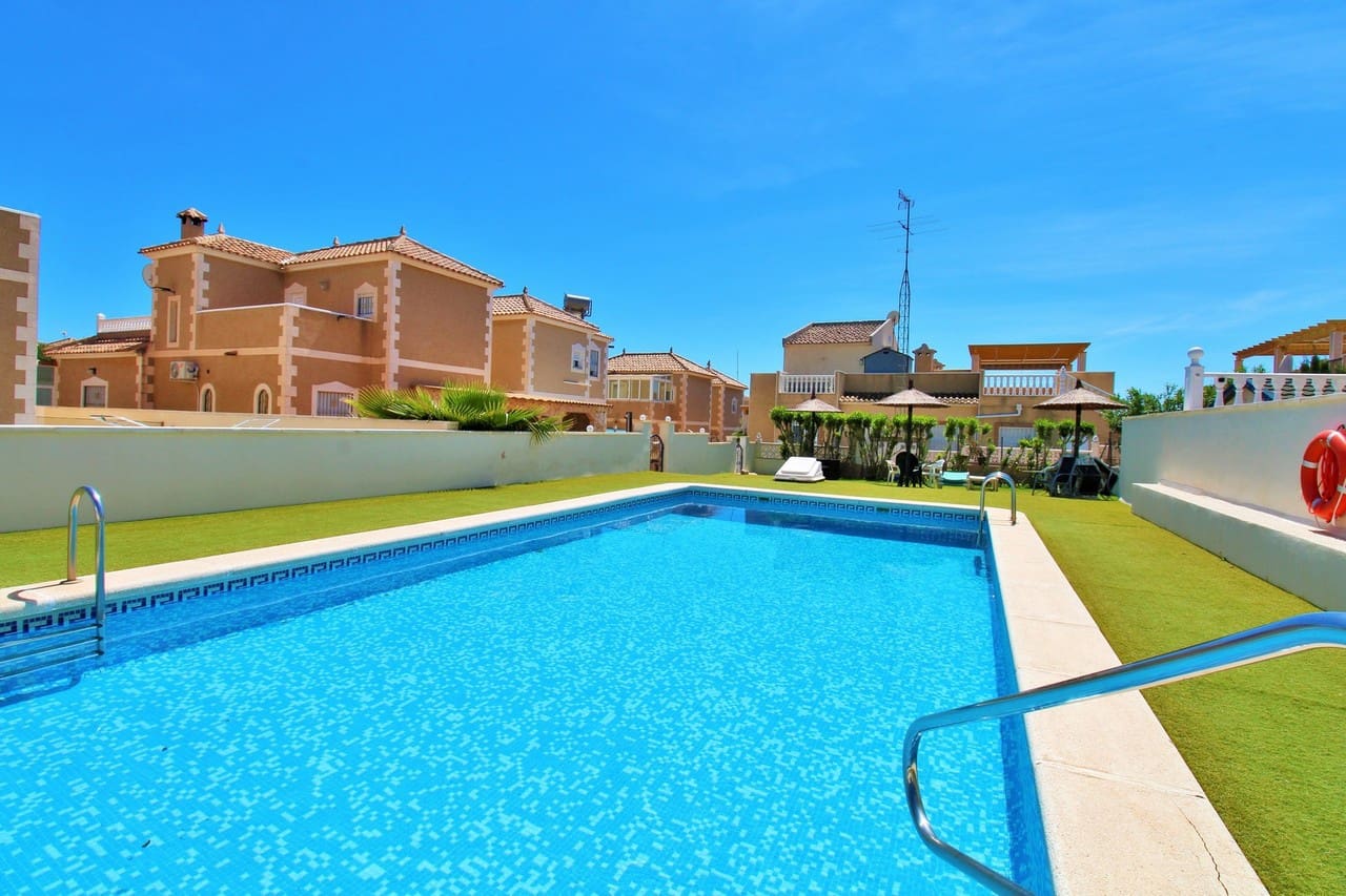 3 soveværelse Byhus til salg i Villamartin med swimmingpool - € 219.000 (Ref: 9830874)