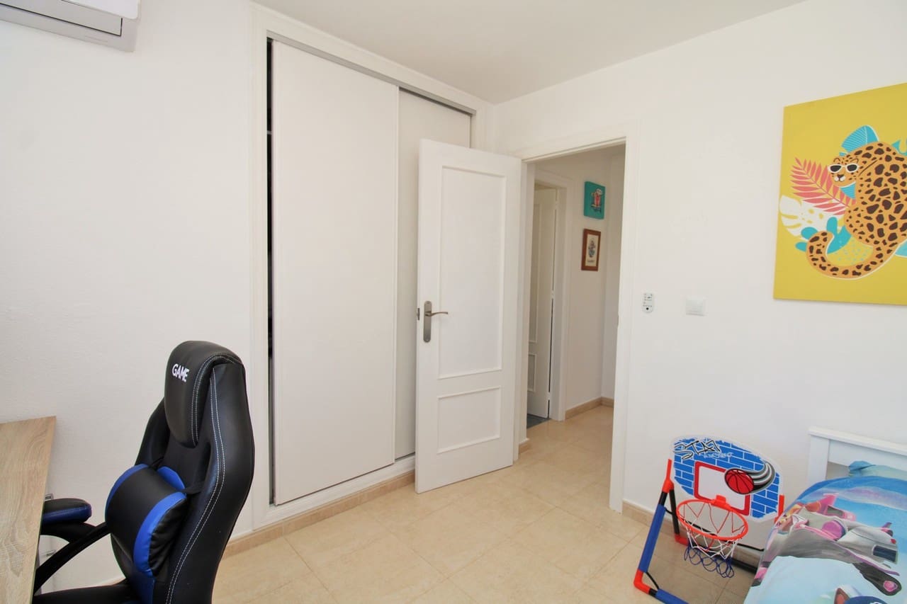 3 soveværelse Byhus til salg i Villamartin med swimmingpool - € 219.000 (Ref: 9830874)