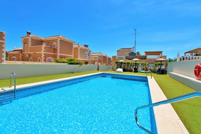 3 soveværelse Byhus til salg i Villamartin, Orihuela med swimmingpool - € 219.000 (Ref: 9830874)