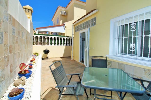 3 soverom Hus til salgs i Villamartin, Orihuela med svømmebasseng - € 219 000 (Ref: 9830874)