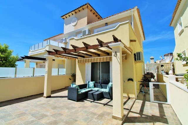 3 soverom Hus til salgs i Villamartin, Orihuela med svømmebasseng - € 219 000 (Ref: 9830874)
