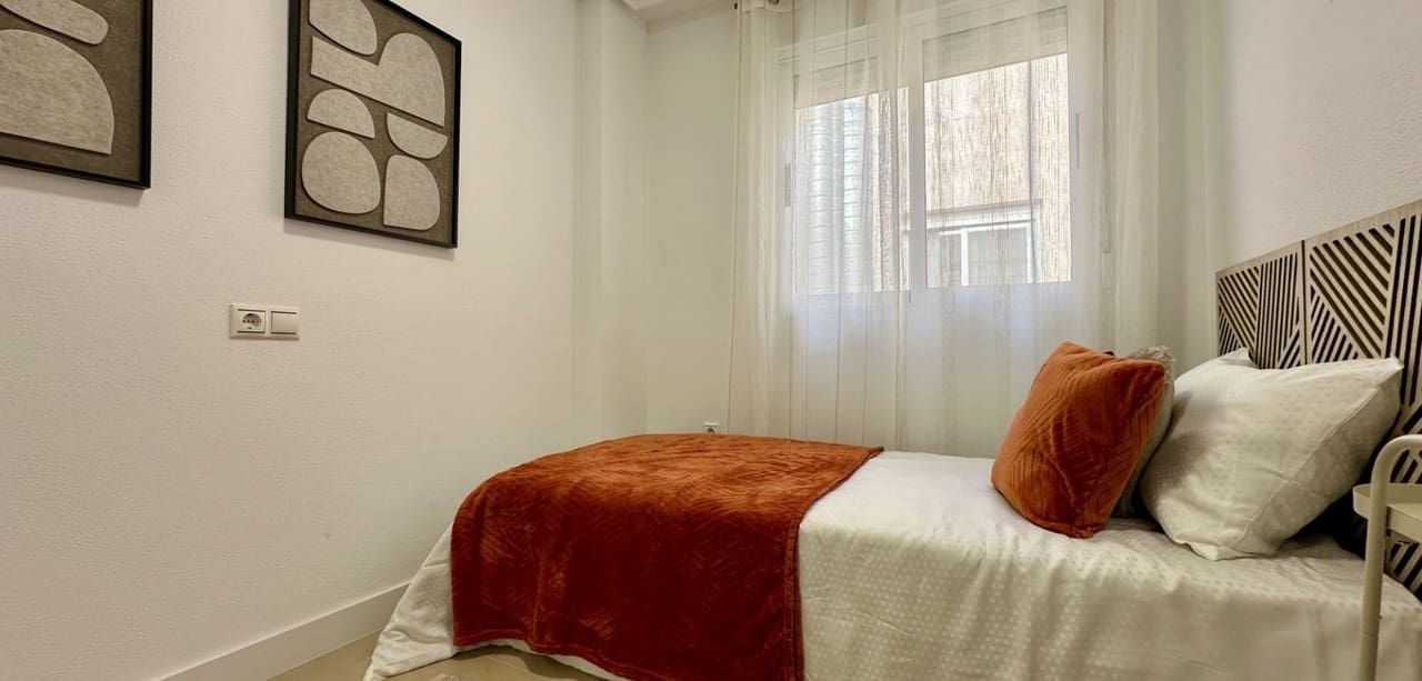 3 soveværelse Lejlighed til salg i Torrevieja - € 225.000 (Ref: 9833391)