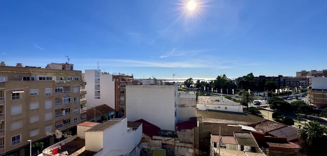3 soveværelse Lejlighed til salg i Torrevieja - € 225.000 (Ref: 9833391)