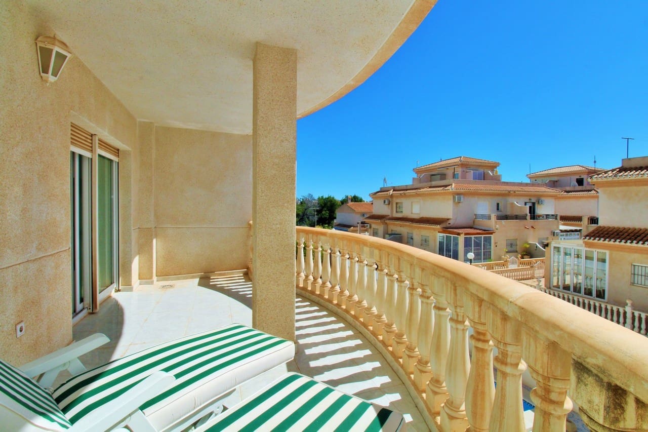 3 soveværelse Lejlighed til salg i Playa Flamenca med swimmingpool - € 195.000 (Ref: 9836000)