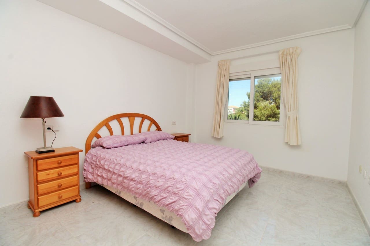 3 soveværelse Lejlighed til salg i Playa Flamenca med swimmingpool - € 195.000 (Ref: 9836000)