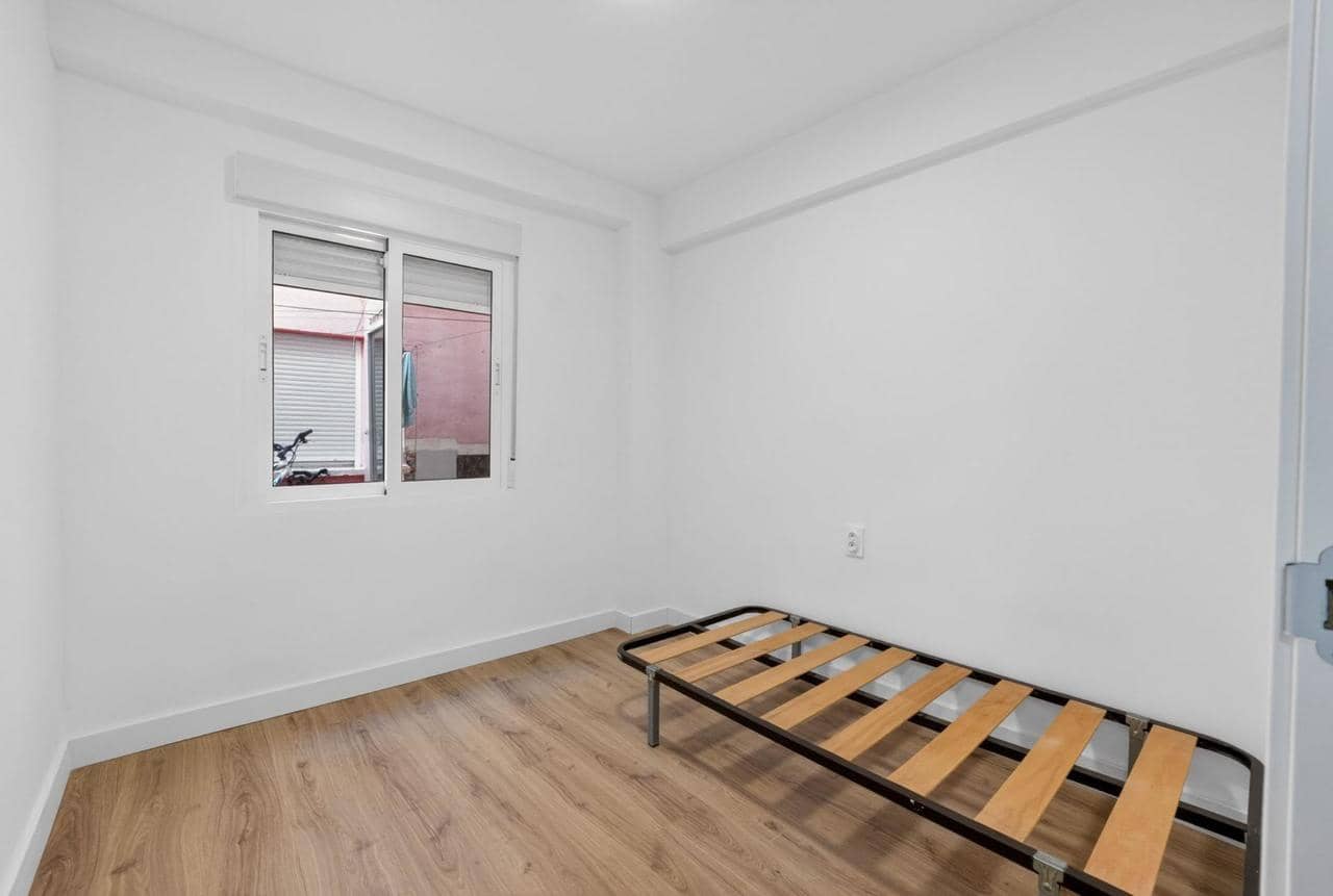 3 soveværelse Lejlighed til salg i Torrevieja - € 130.000 (Ref: 9836013)