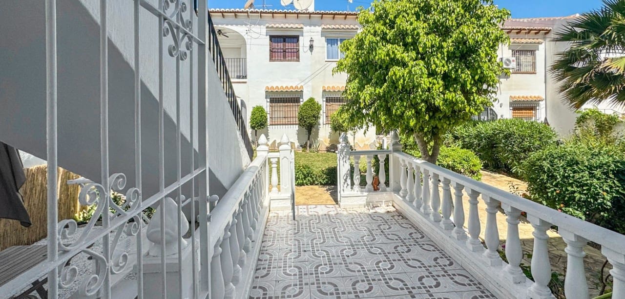 Bungalow de 1 habitación en Torrevieja en venta - 146.000 € (Ref: 9838981)