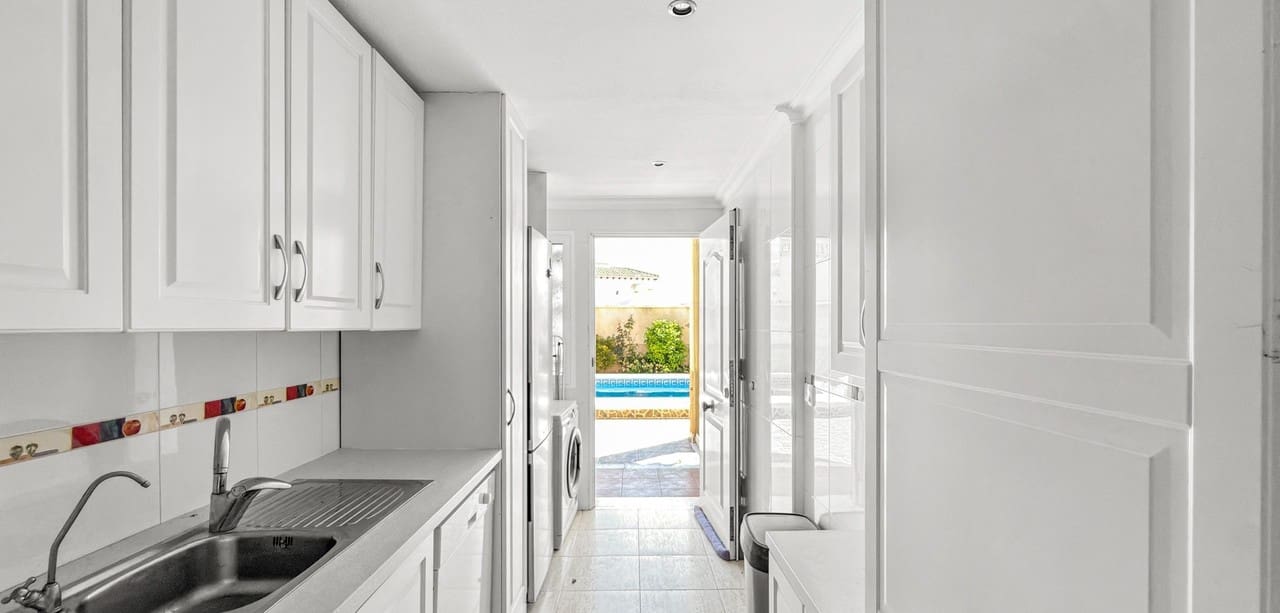 3 soverom Leilighet til salgs i Orihuela Costa med svømmebasseng garasje - € 339 000 (Ref: 9840275)