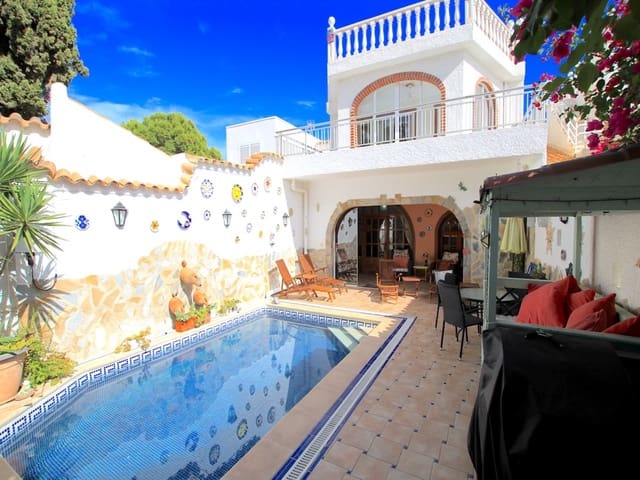 3 makuuhuone Huvila myytävänä paikassa La Zenia, Orihuela mukana uima-altaan - 395 000 € (Ref: 9840279)