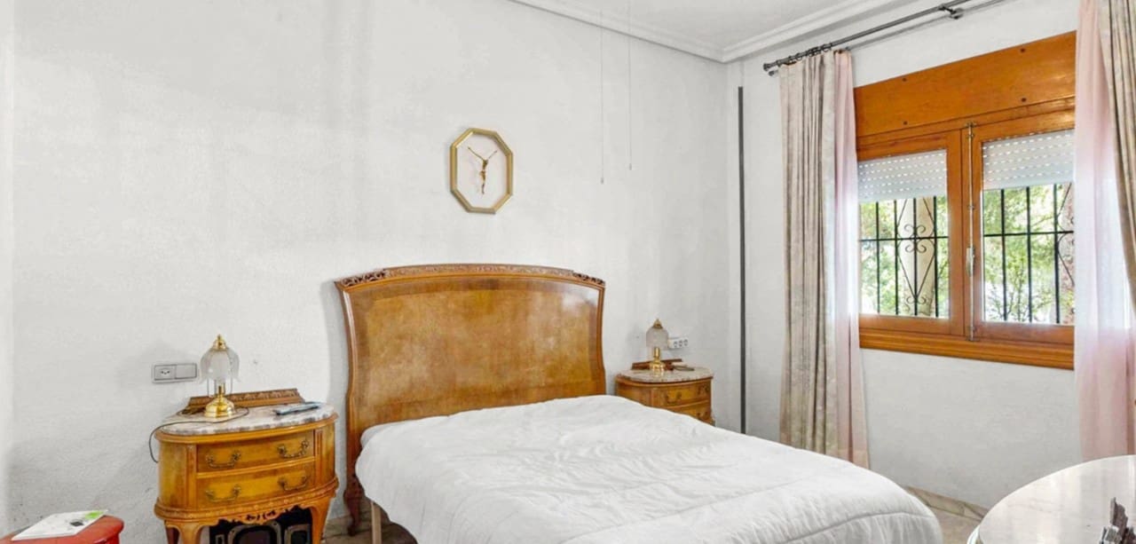 8 chambre Villa/Maison à vendre à Torrevieja - 550 000 € (Ref: 9840280)