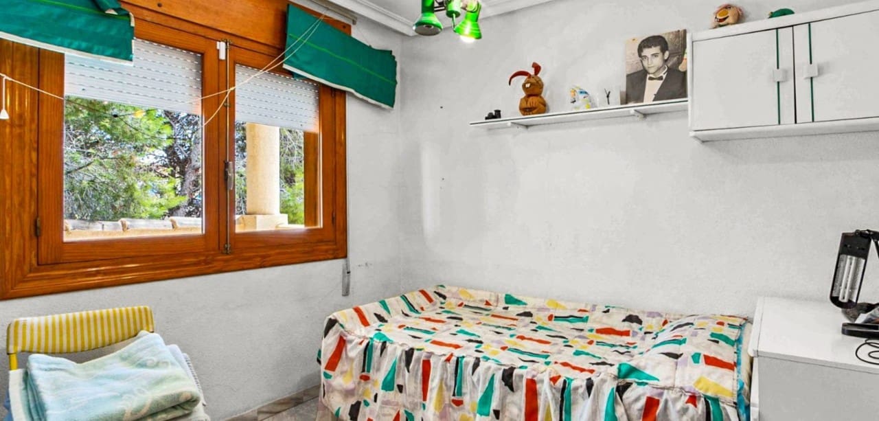 8 chambre Villa/Maison à vendre à Torrevieja - 550 000 € (Ref: 9840280)