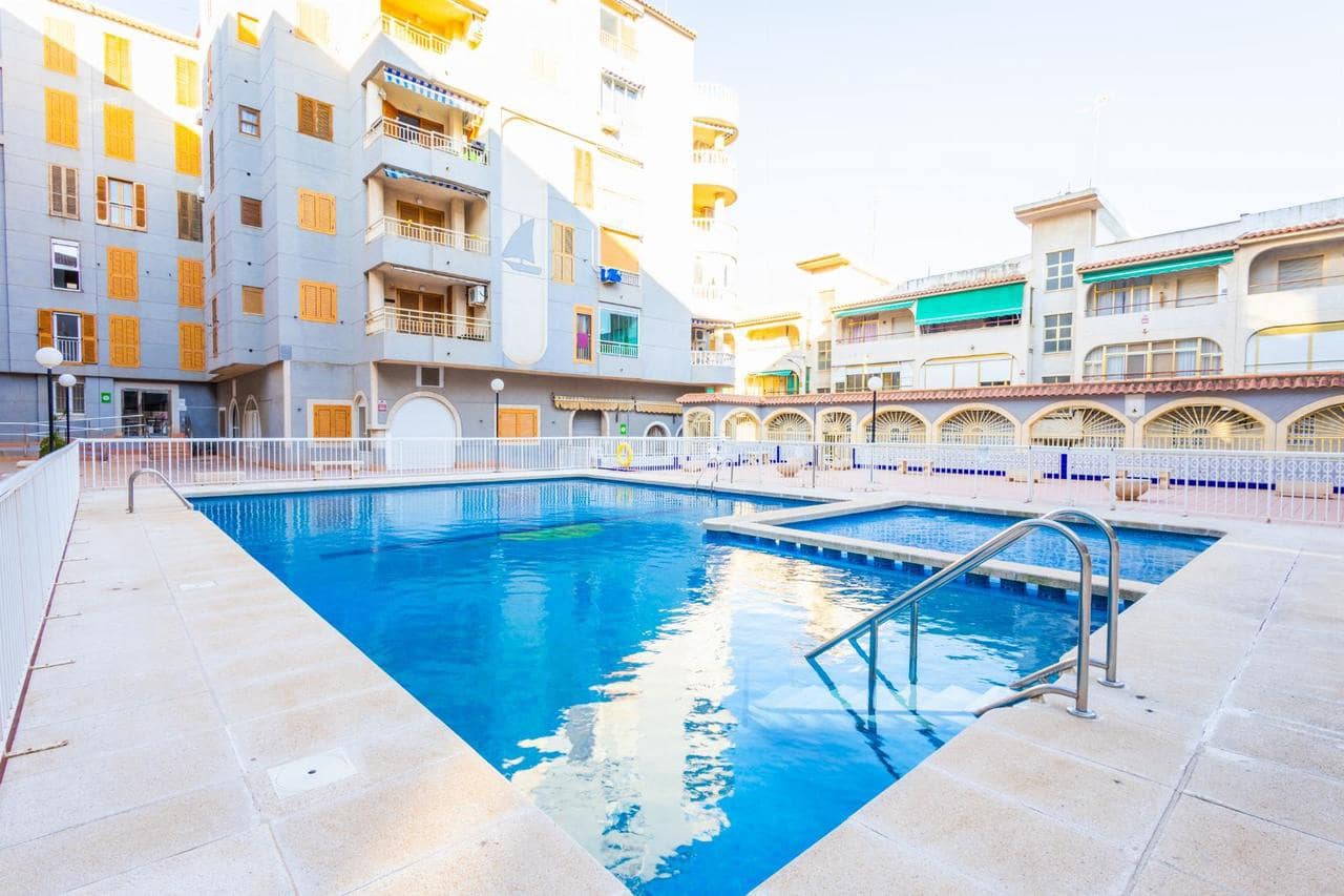 2 chambre Penthouse à vendre à Torrevieja - 159 990 € (Ref: 9845108)