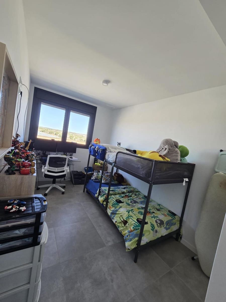 3 makuuhuone Kattohuoneisto myytävänä paikassa Campoamor mukana uima-altaan - 424 000 € (Ref: 9849135)