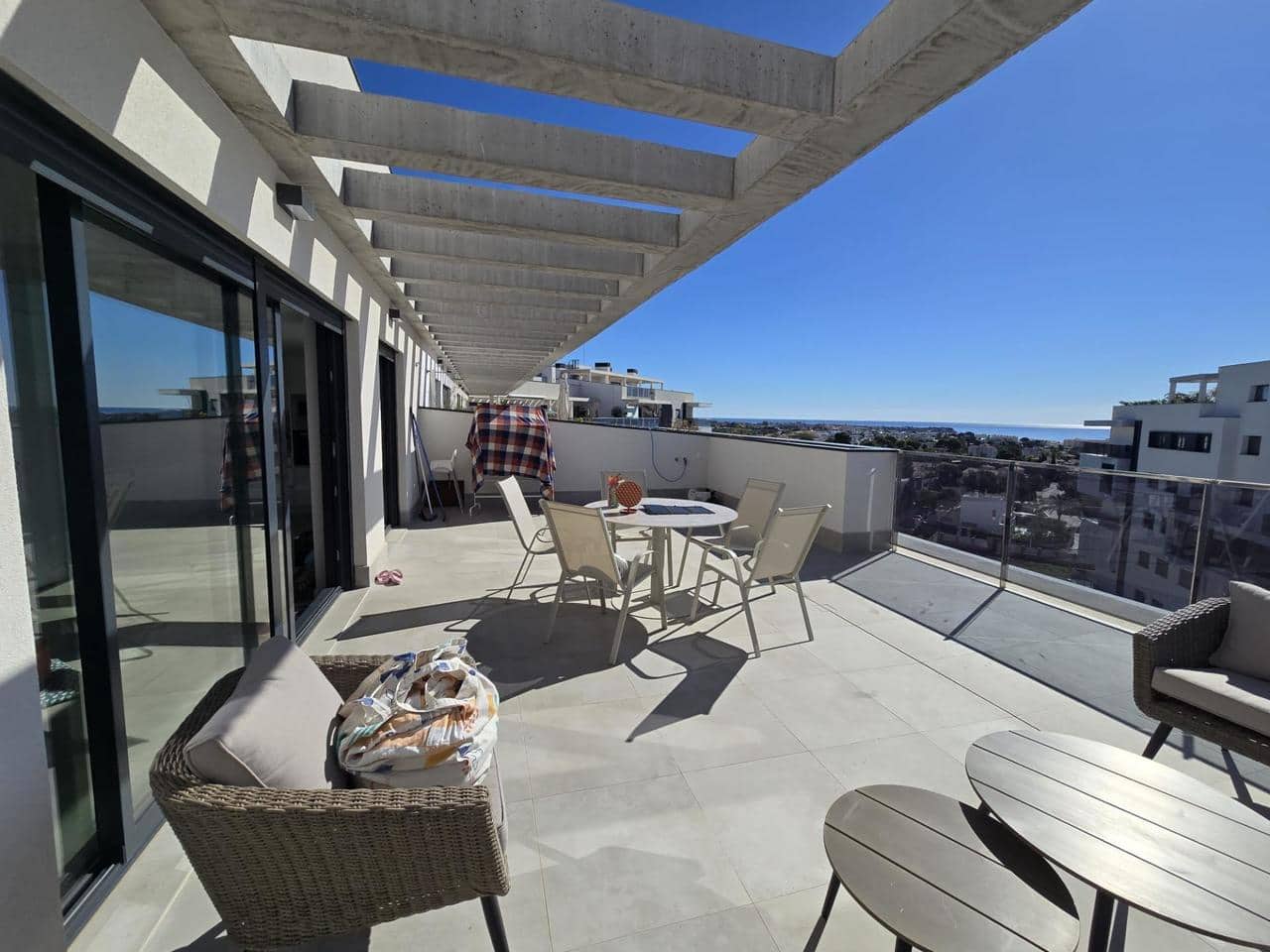 3 makuuhuone Kattohuoneisto myytävänä paikassa Campoamor mukana uima-altaan - 424 000 € (Ref: 9849135)