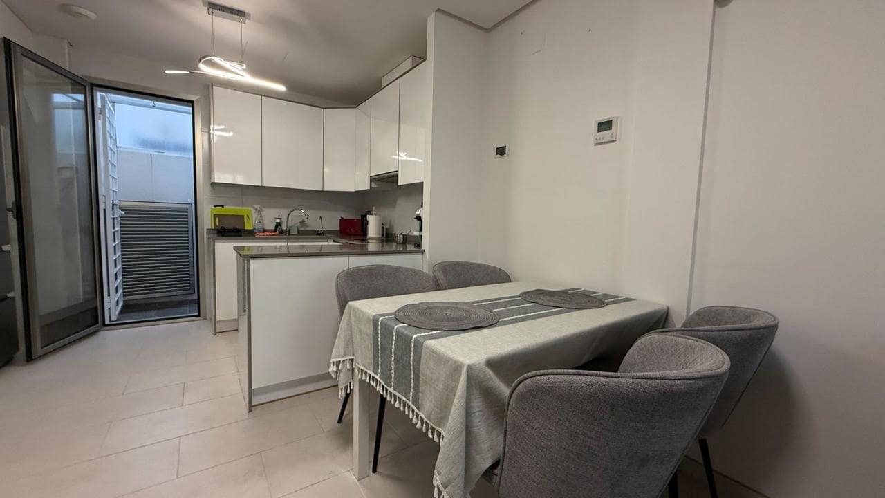3 quarto Casa em Banda para venda em Torrevieja com piscina - 349 900 € (Ref: 9849136)