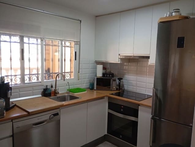 2 slaapkamer Huis te koop in Zona Pueblo, Guardamar del Segura met zwembad garage - € 269.000 (Ref: 9849138)