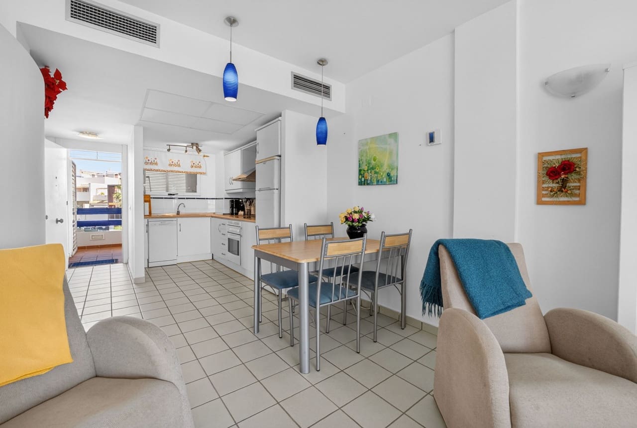 2 soveværelse Lejlighed til salg i Orihuela Costa med swimmingpool - € 189.000 (Ref: 9849139)